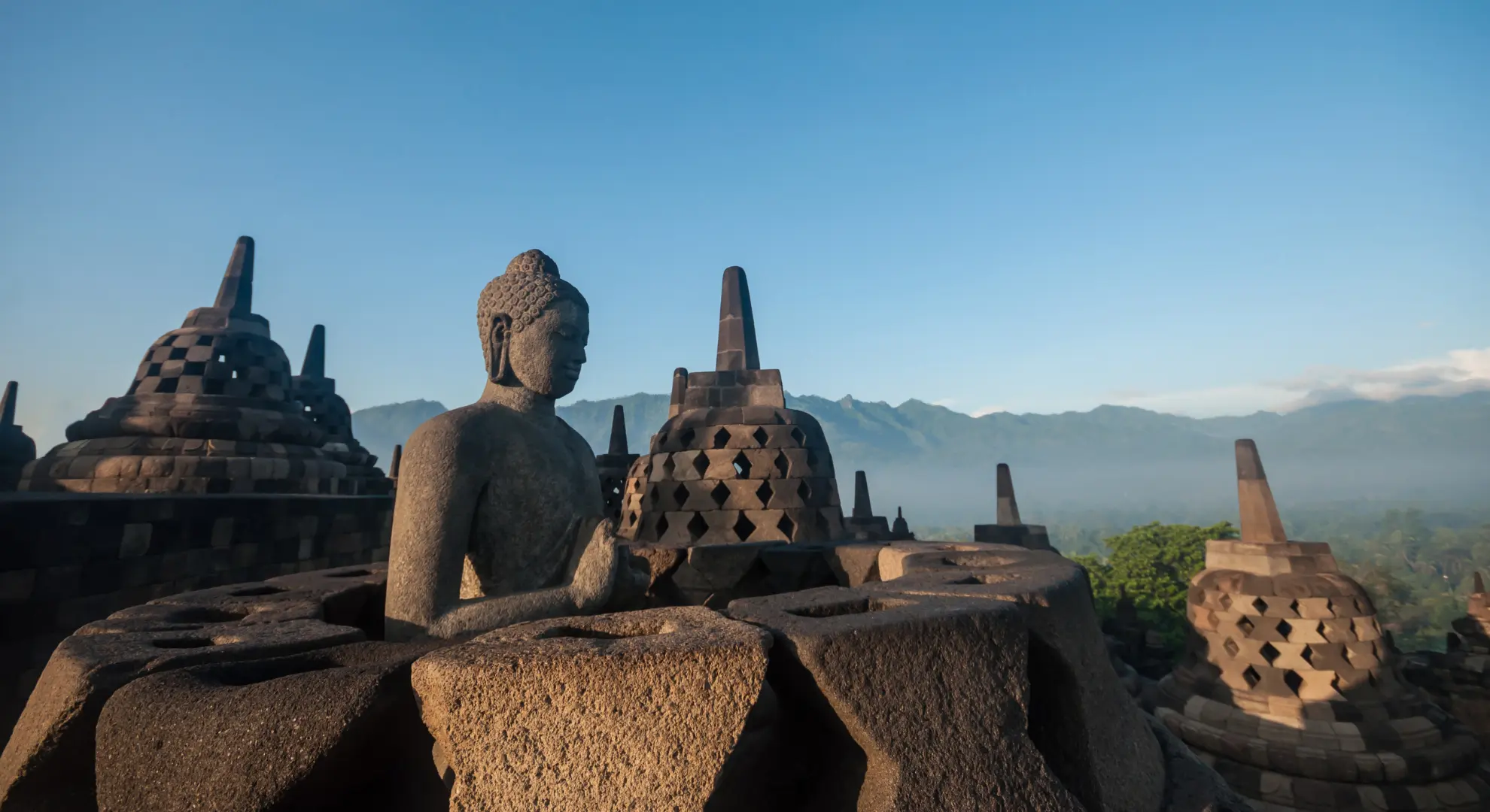 Yogyakarta: 3-Day Heritage, Volcano & Cave Adventure